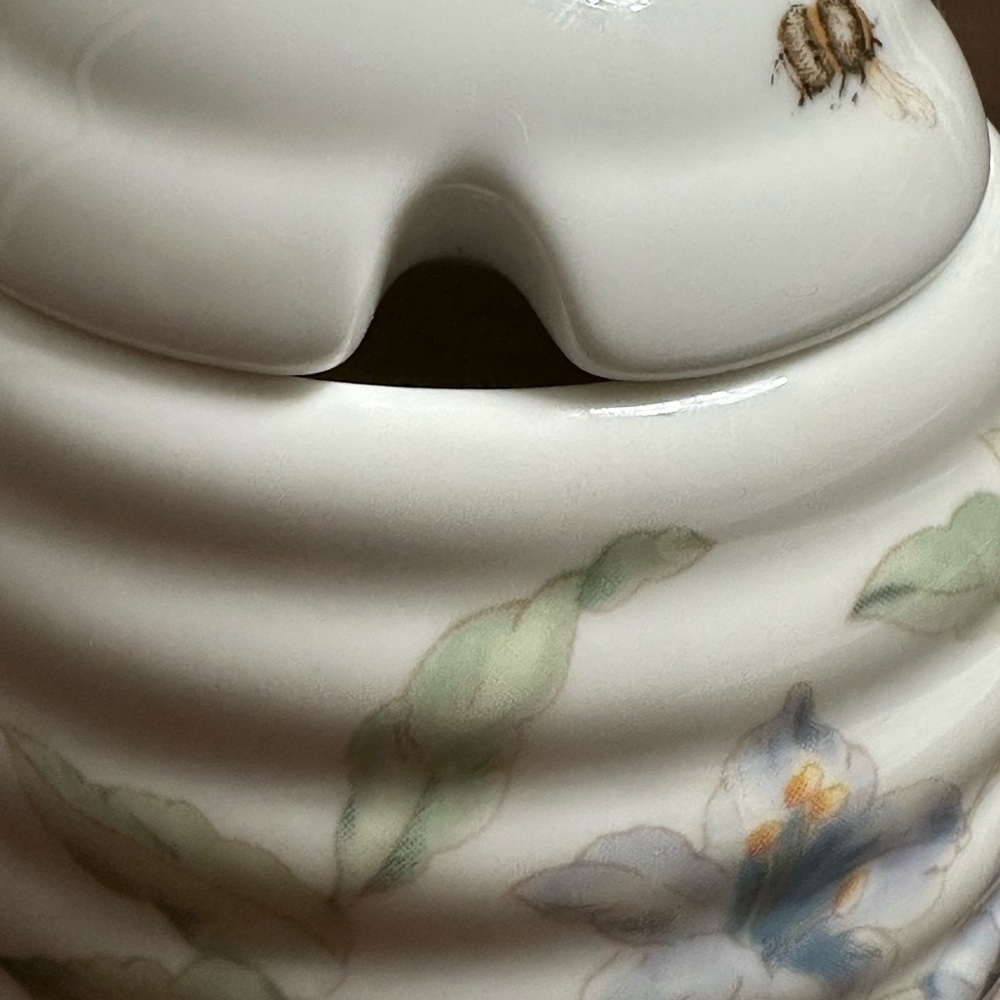 🧡Lenox Butterfly Meadow Beehive Honey Pot with Floral Design🧡 - Picture 6 of 12